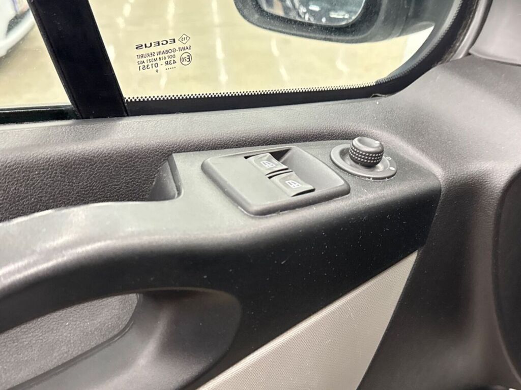 Renault Trafic 2019 Valkoinen
