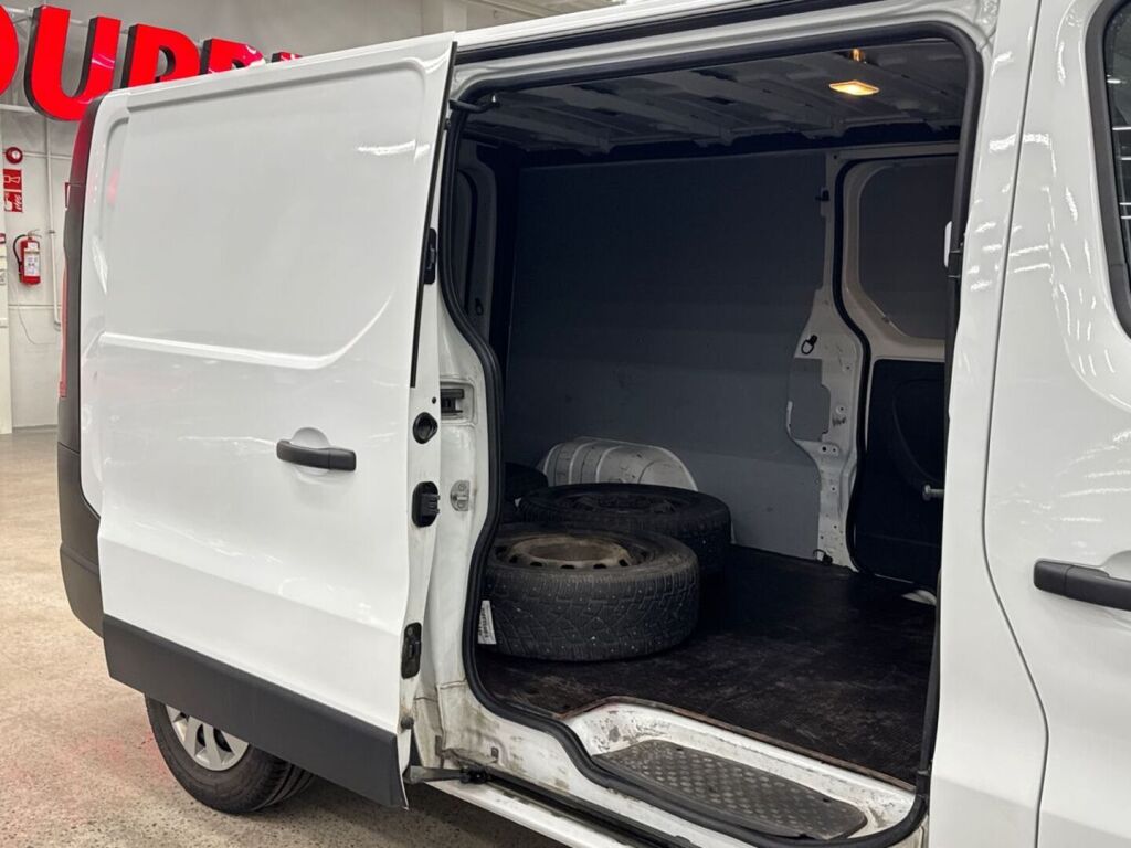 Renault Trafic 2019 Valkoinen