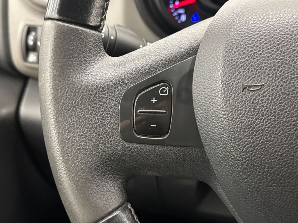 Renault Trafic 2019 Valkoinen
