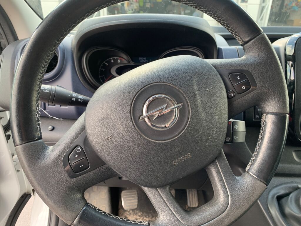Opel Vivaro 2019 Valkoinen