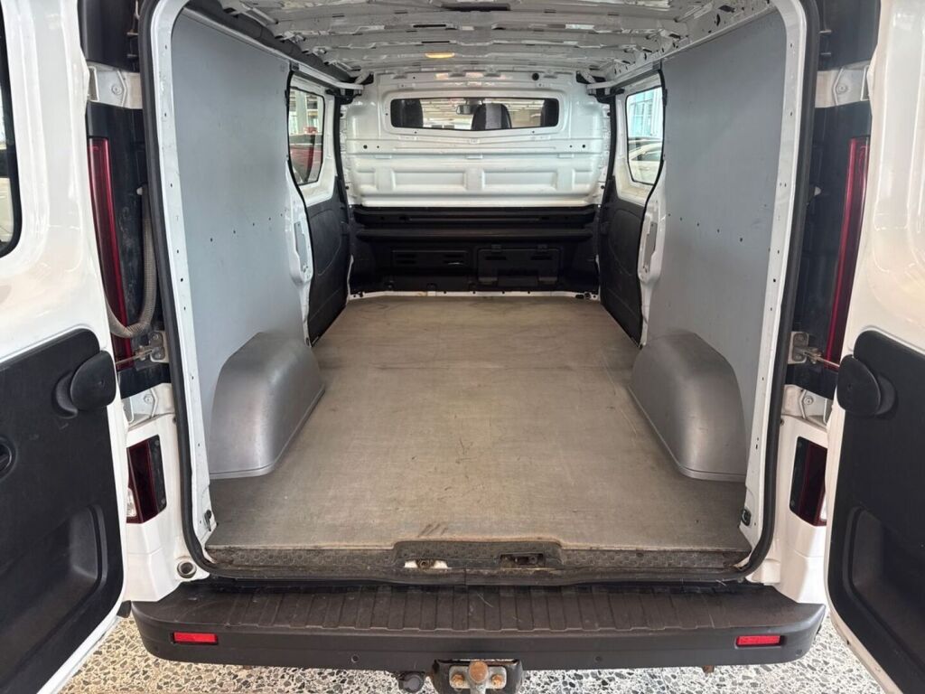 Opel Vivaro 2019 Valkoinen