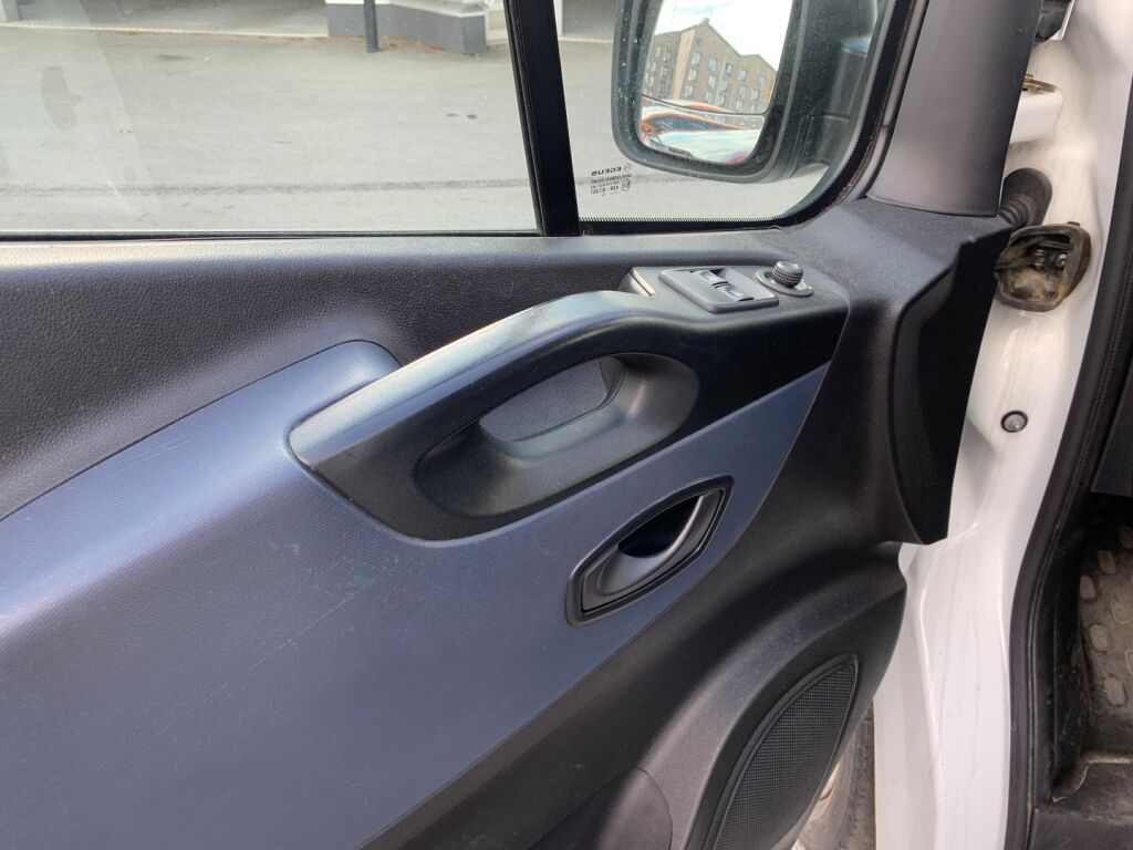 Opel Vivaro 2019 Valkoinen