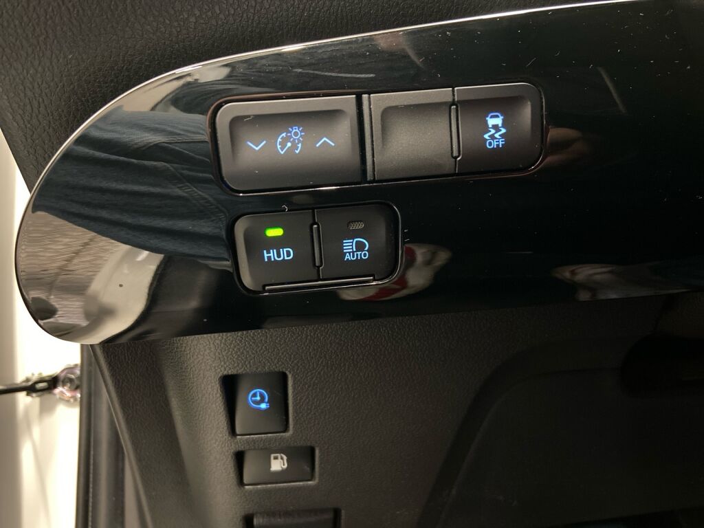 Toyota Prius Plug-in 2019 Valkoinen