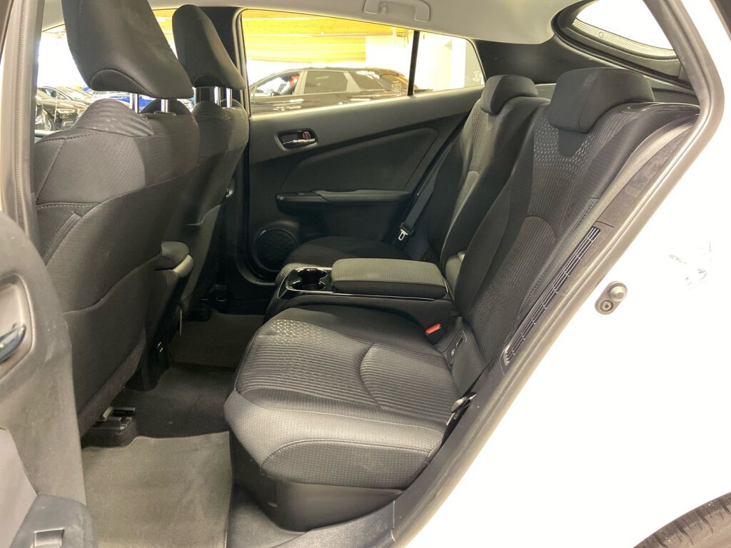 Toyota Prius Plug-in 2019 Valkoinen