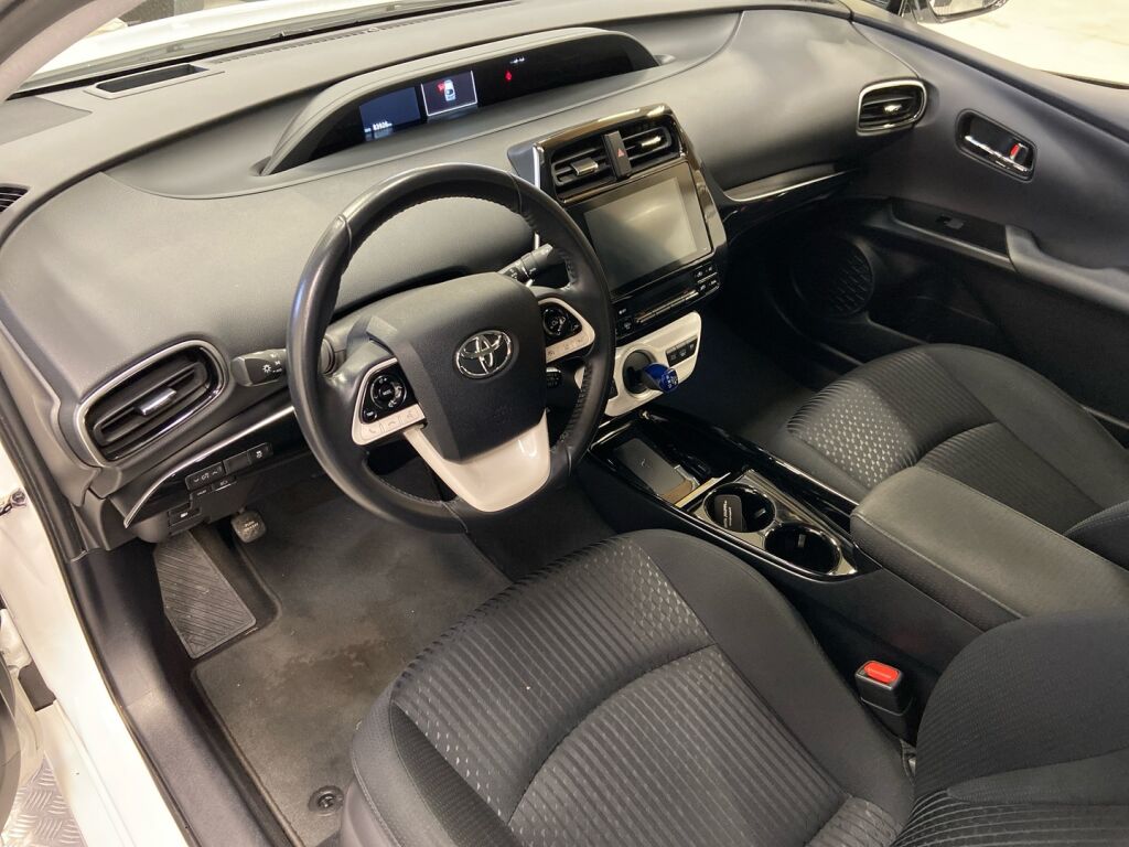 Toyota Prius Plug-in 2019 Valkoinen