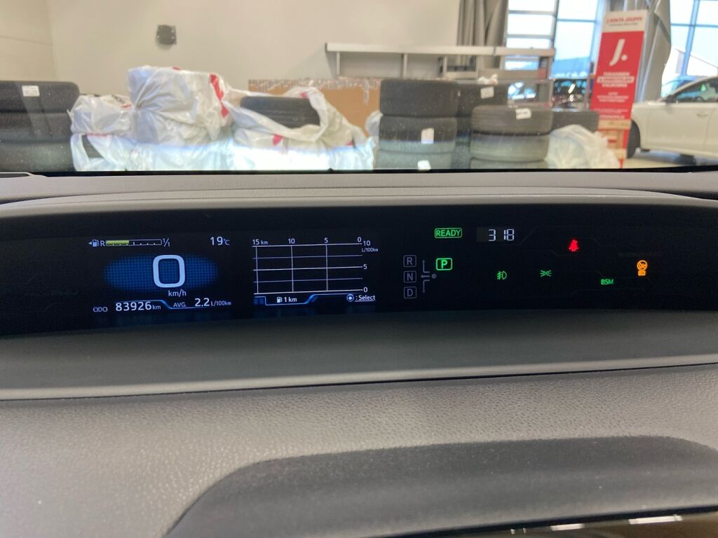 Toyota Prius Plug-in 2019 Valkoinen