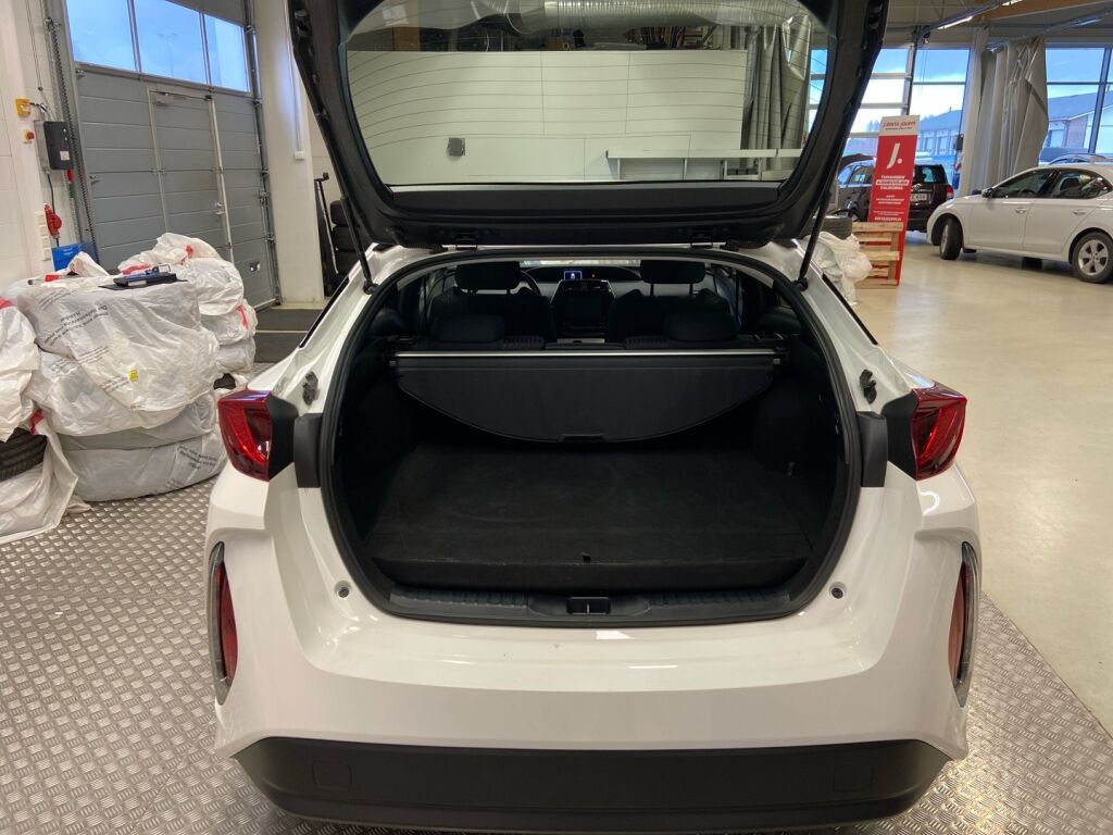 Toyota Prius Plug-in 2019 Valkoinen