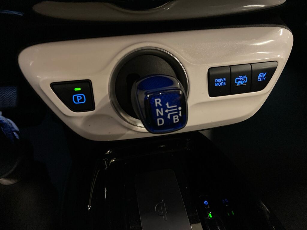 Toyota Prius Plug-in 2019 Valkoinen