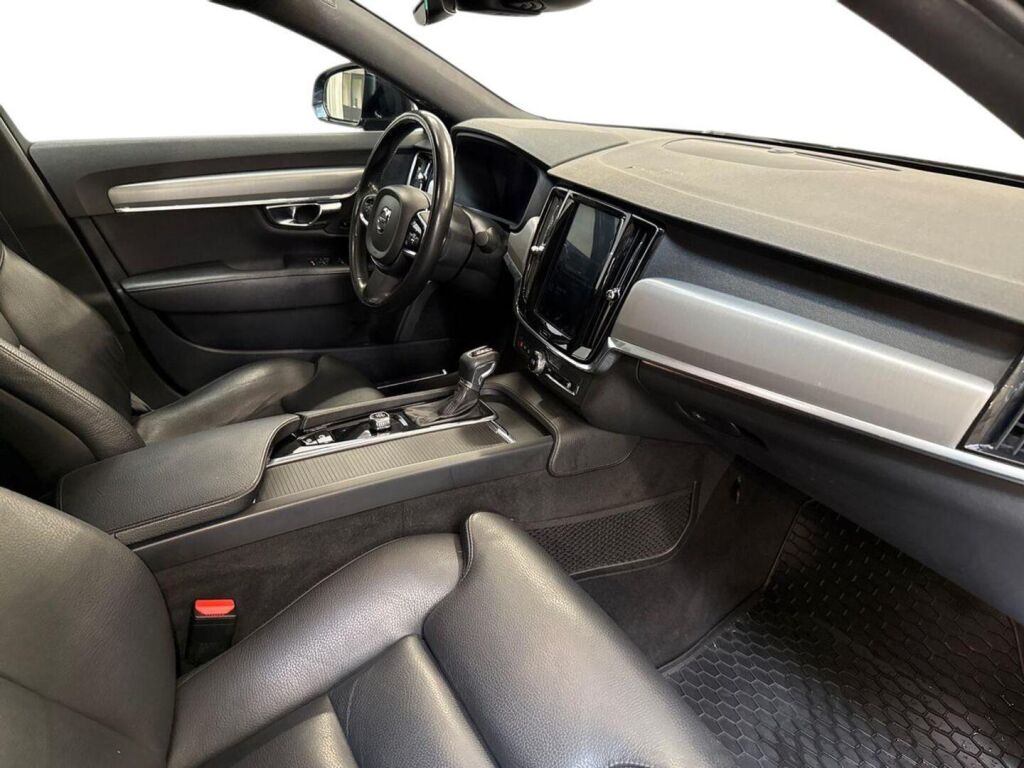 Volvo S90 2019 Musta