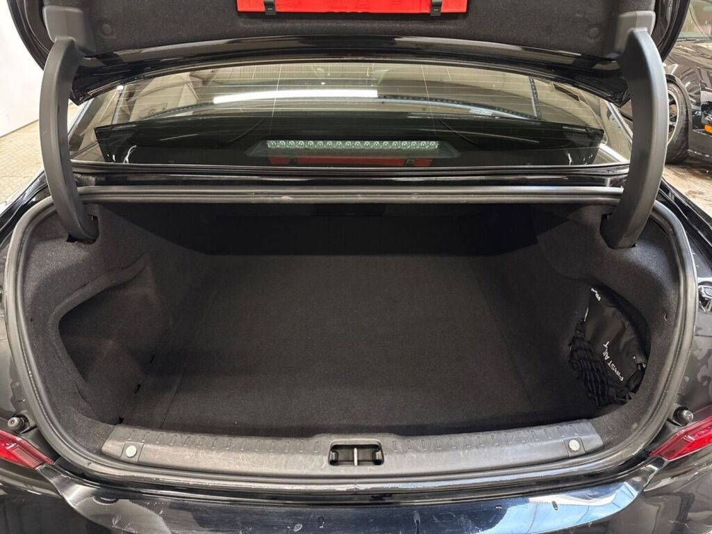 Volvo S90 2019 Musta