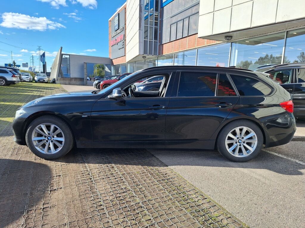 BMW 318 2016 Musta