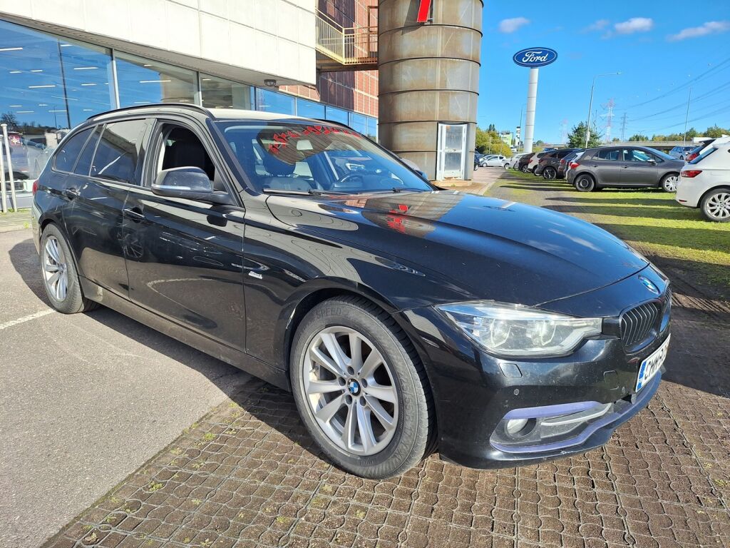 BMW 318 2016 Musta
