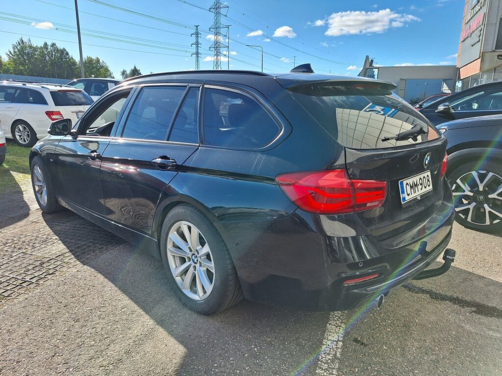 BMW 318 2016 Musta