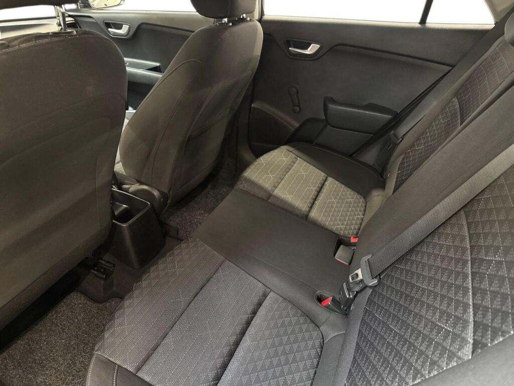 Kia Rio 2019 Ruskea (beige)