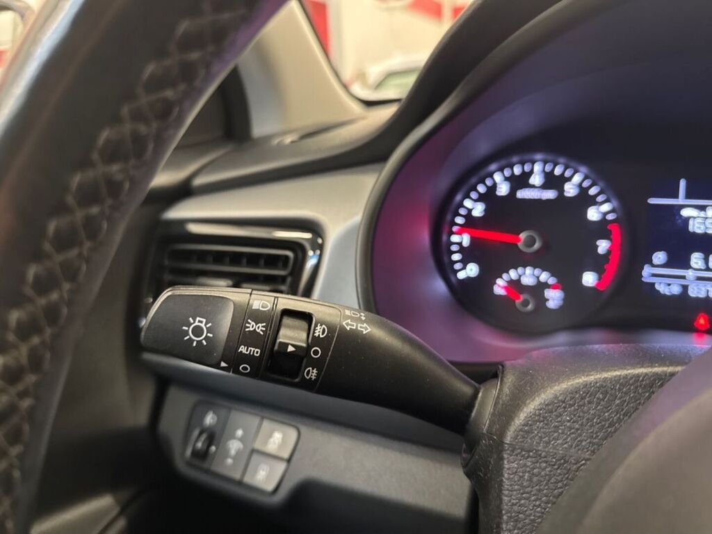 Kia Rio 2019 Valkoinen
