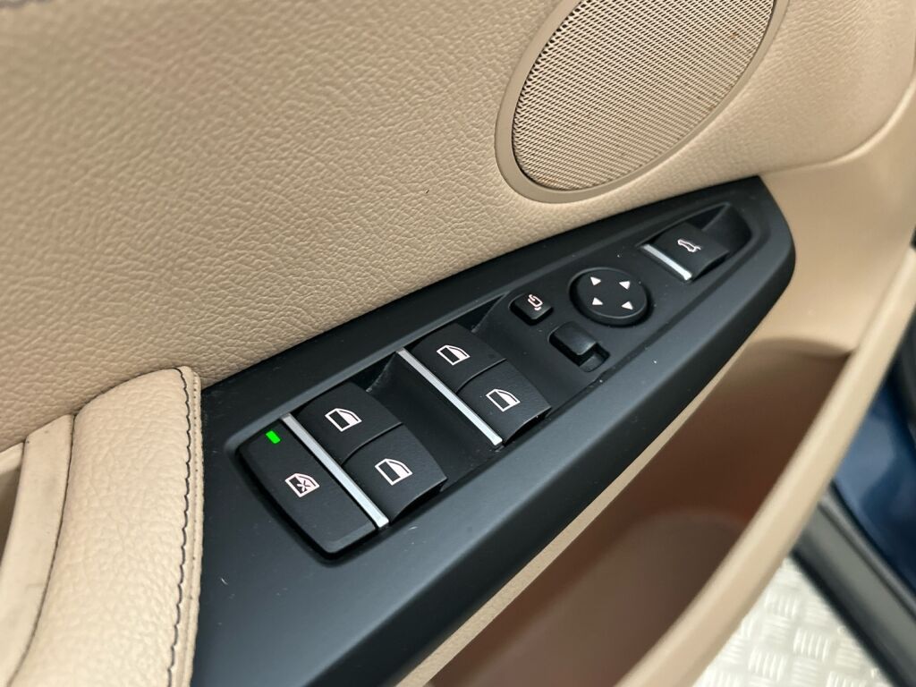 BMW X3 2016 Met. Sininen