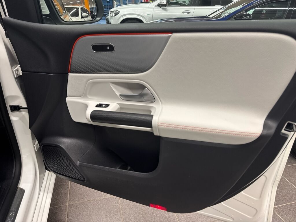 Mercedes-Benz B 2019 Valkoinen