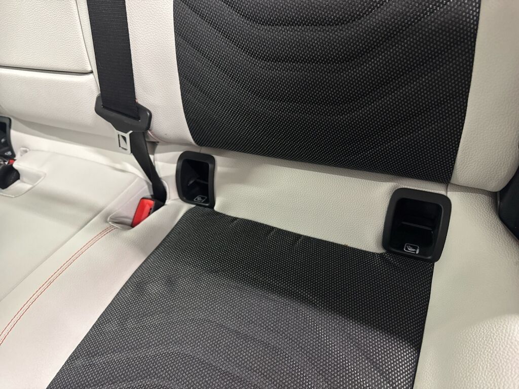 Mercedes-Benz B 2019 Valkoinen