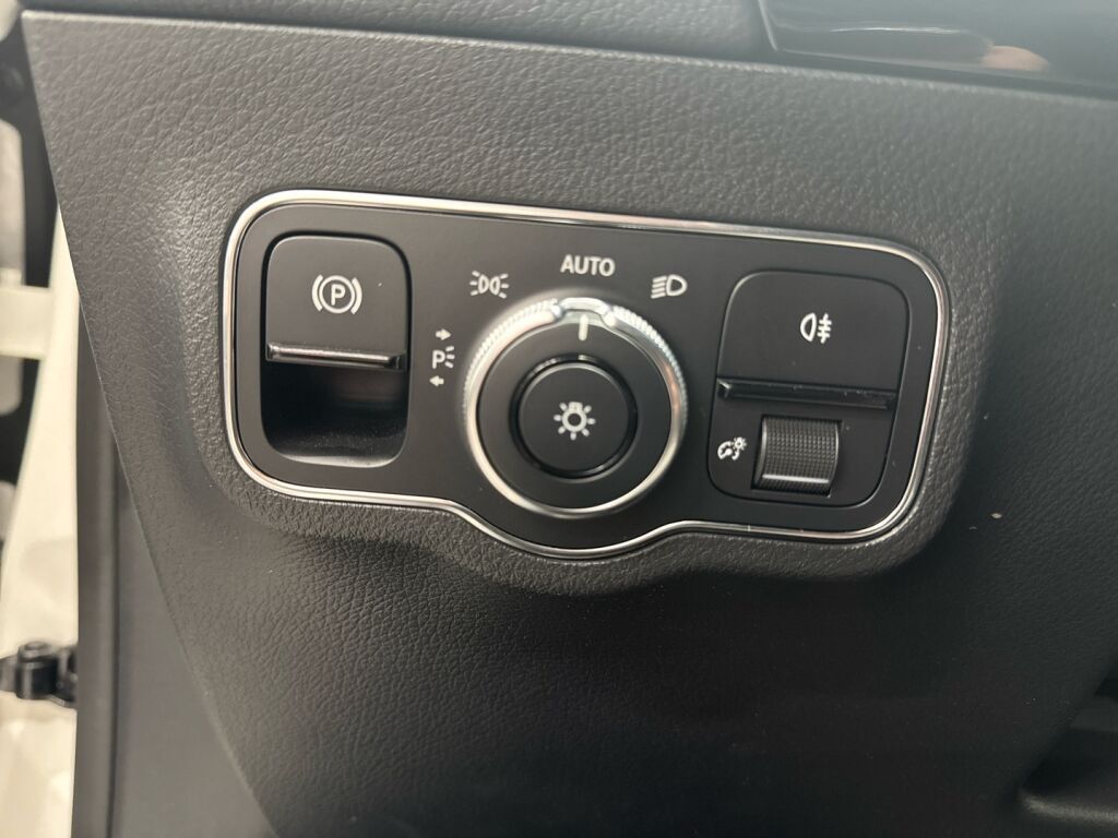 Mercedes-Benz B 2019 Valkoinen