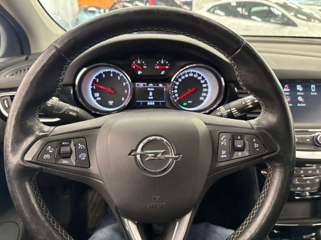 Opel Astra 2019 Hopea