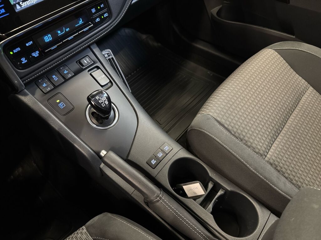 Toyota Auris 2019 Sininen