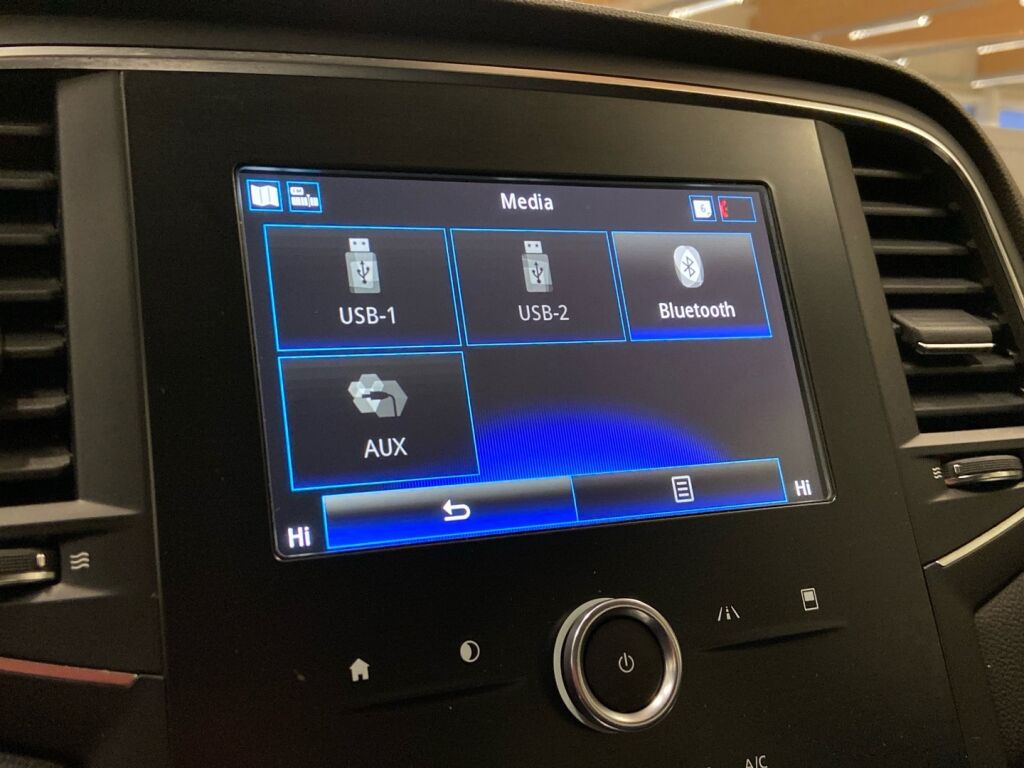 Renault Megane 2019 Punainen