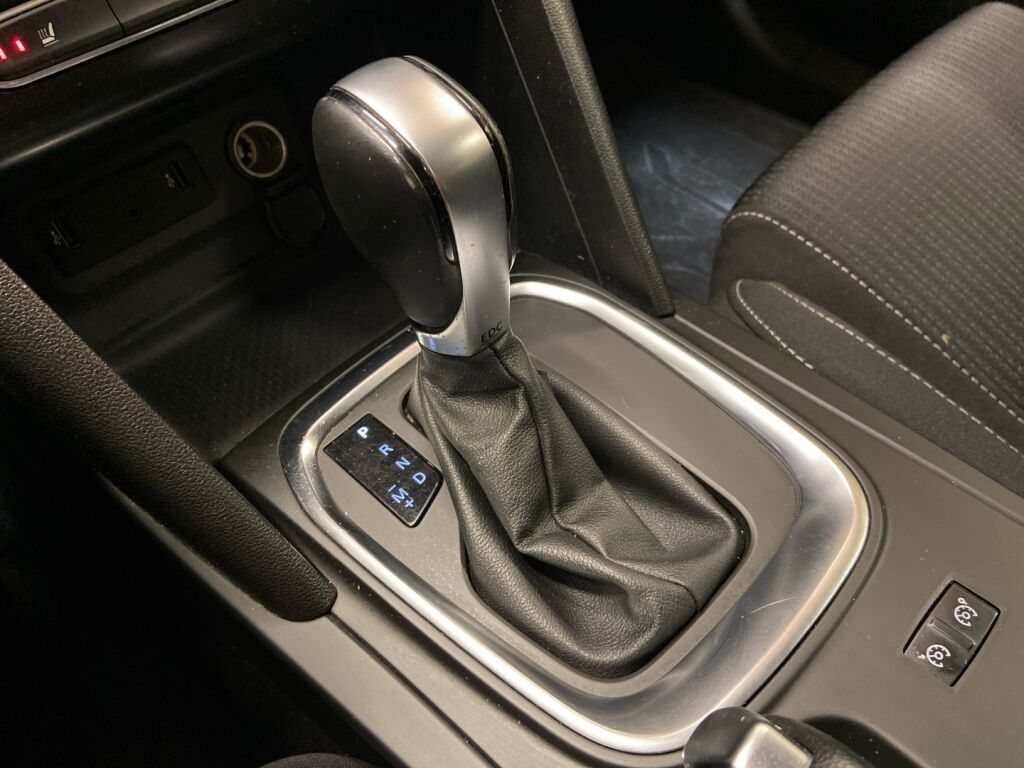 Renault Megane 2019 Punainen