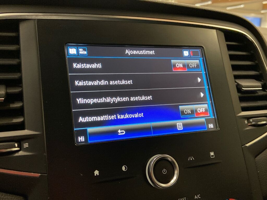 Renault Megane 2019 Punainen