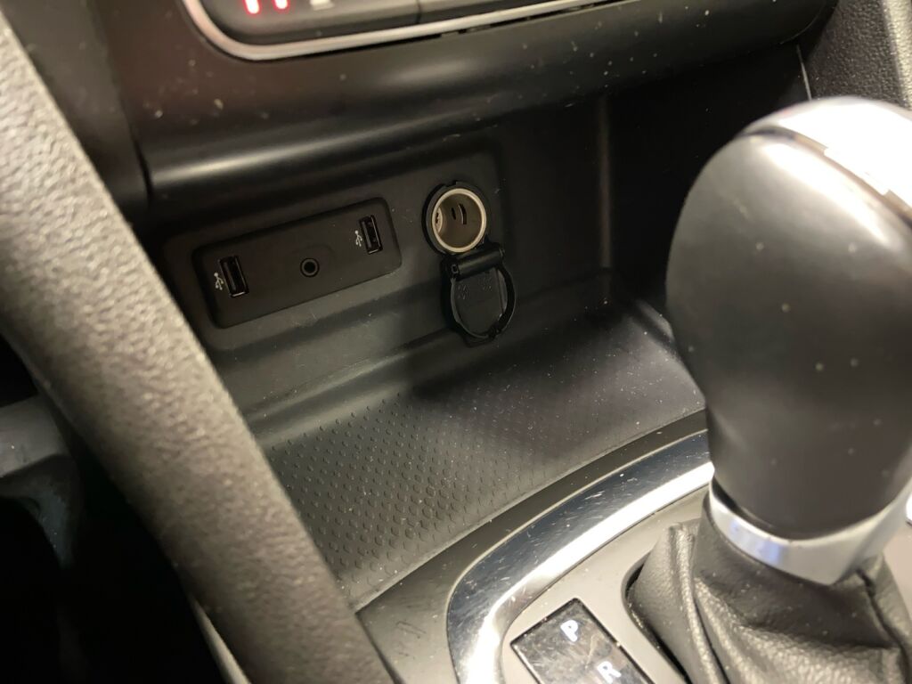 Renault Megane 2019 Punainen