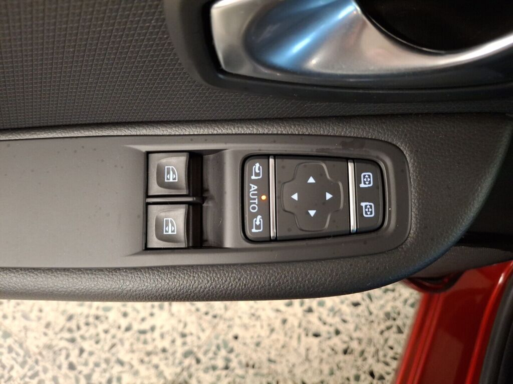 Renault Clio 2019 Punainen