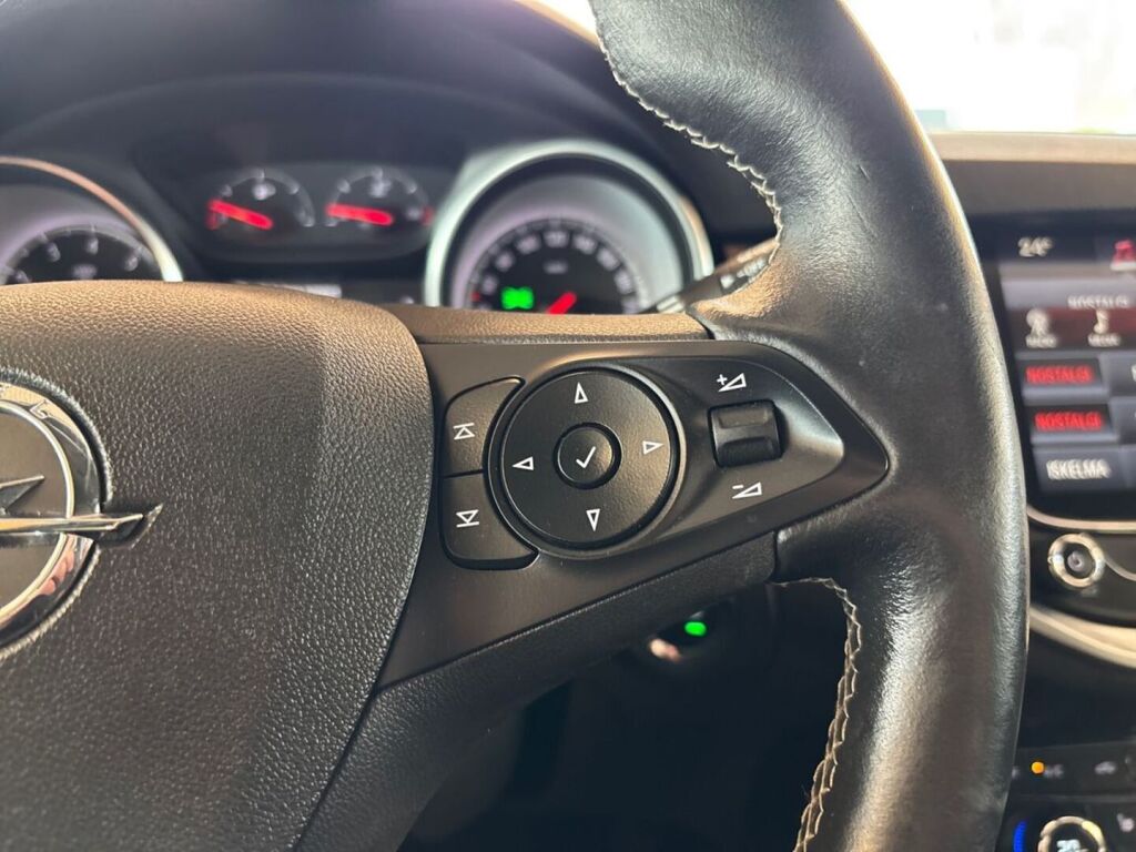 Opel Astra 2019 Valkoinen
