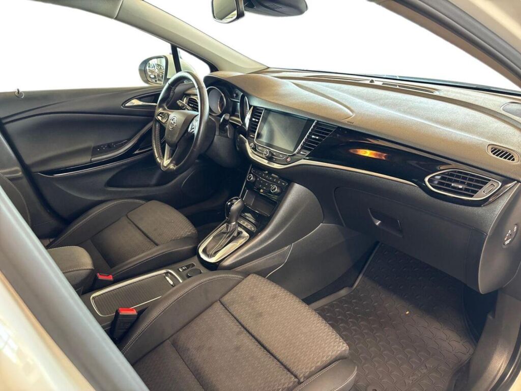 Opel Astra 2019 Valkoinen