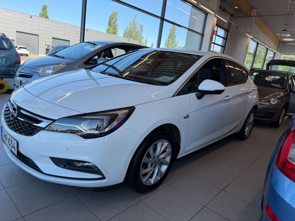 Opel Astra 2019 Valkoinen