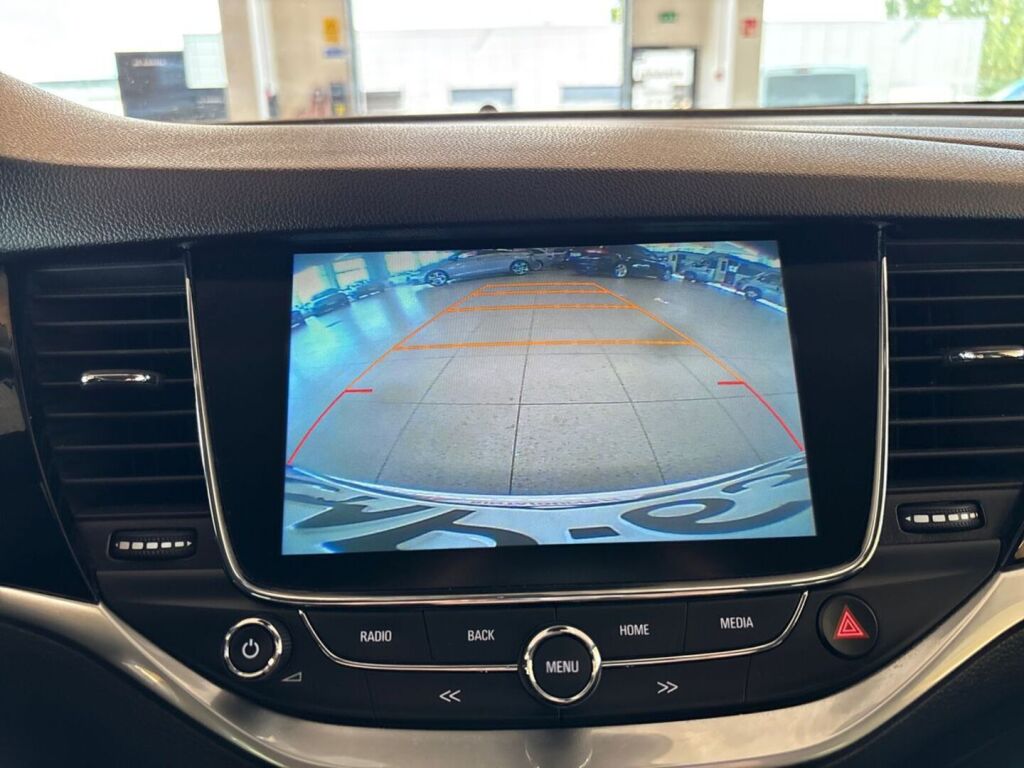 Opel Astra 2019 Valkoinen