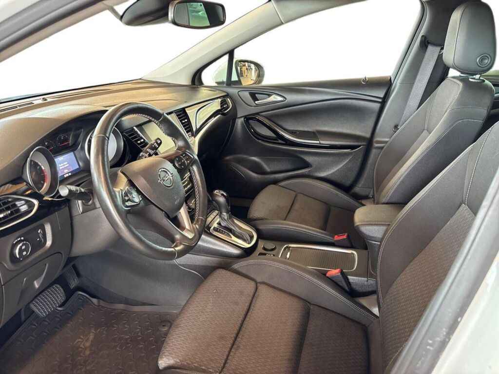 Opel Astra 2019 Valkoinen