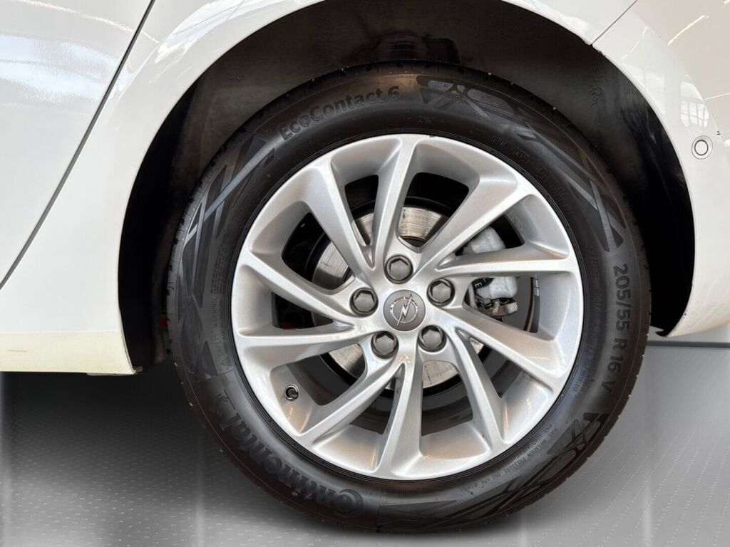 Opel Astra 2019 Valkoinen