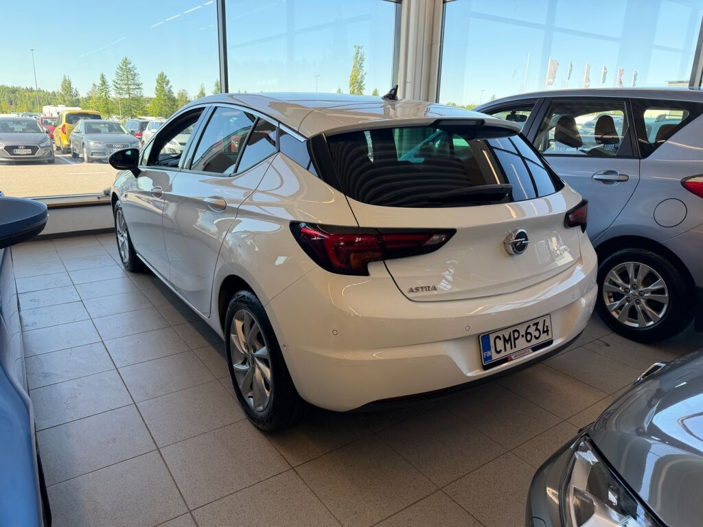 Opel Astra 2019 Valkoinen