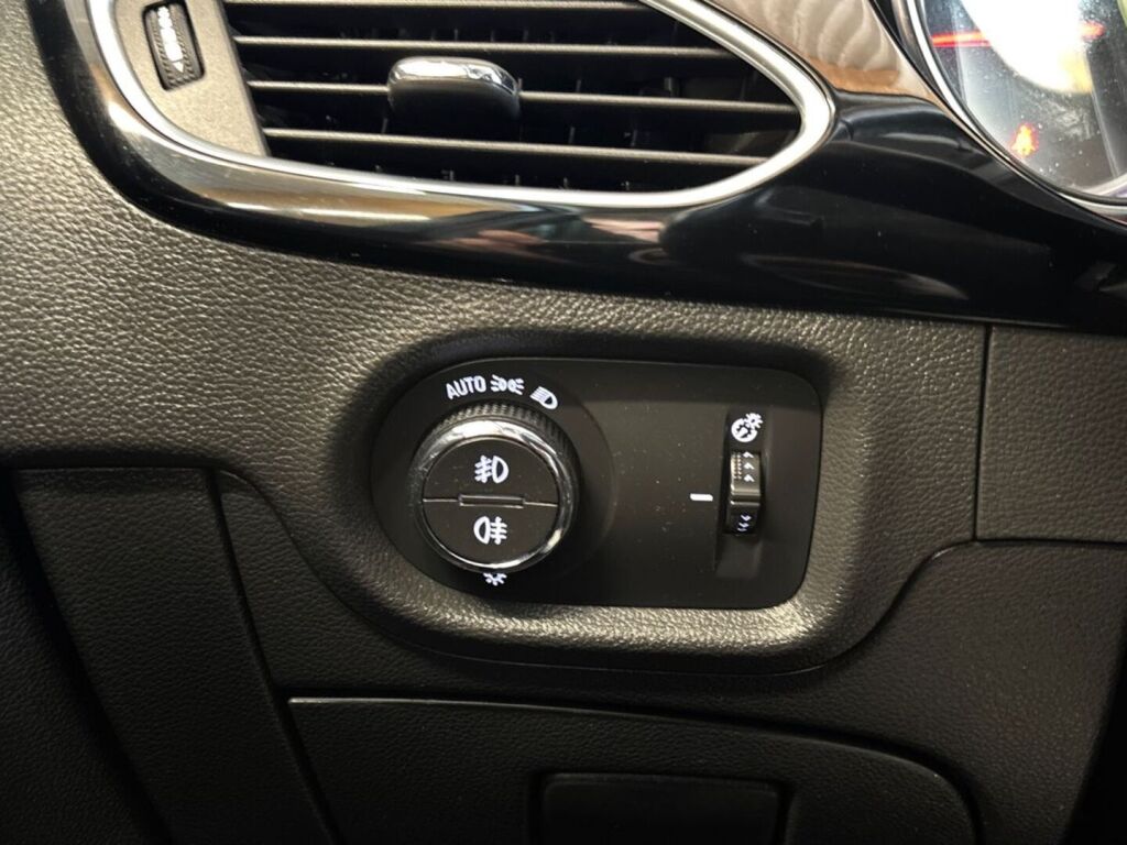 Opel Astra 2019 Valkoinen