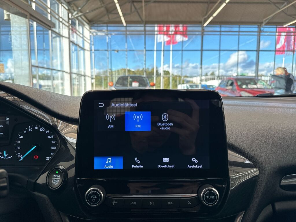 Ford Fiesta Van 2019 Valkoinen