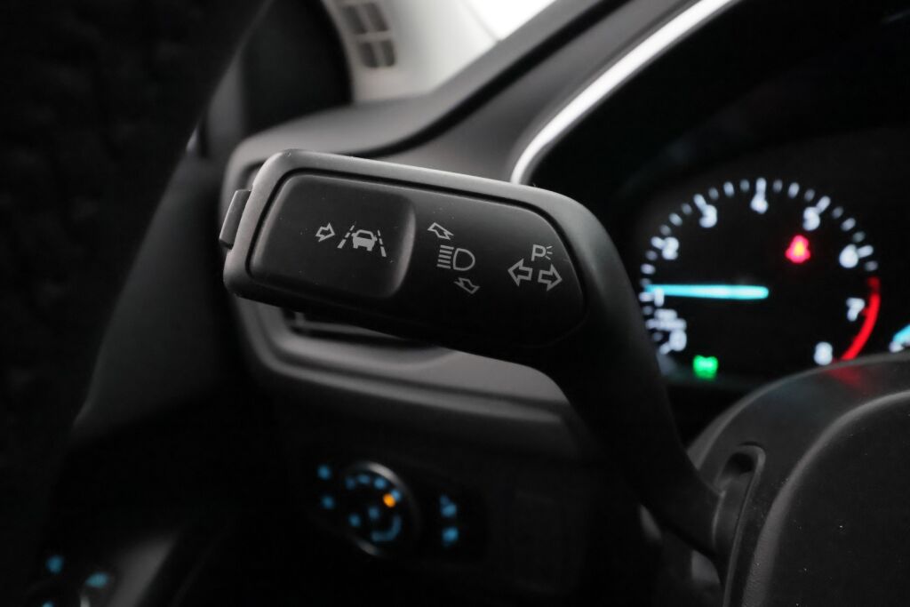 Ford Focus 2019 Valkoinen