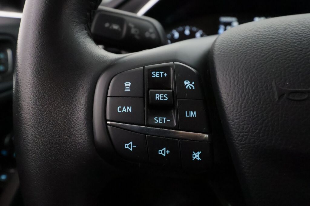 Ford Focus 2019 Valkoinen