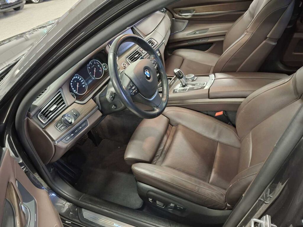 BMW 740 2015 Harmaa