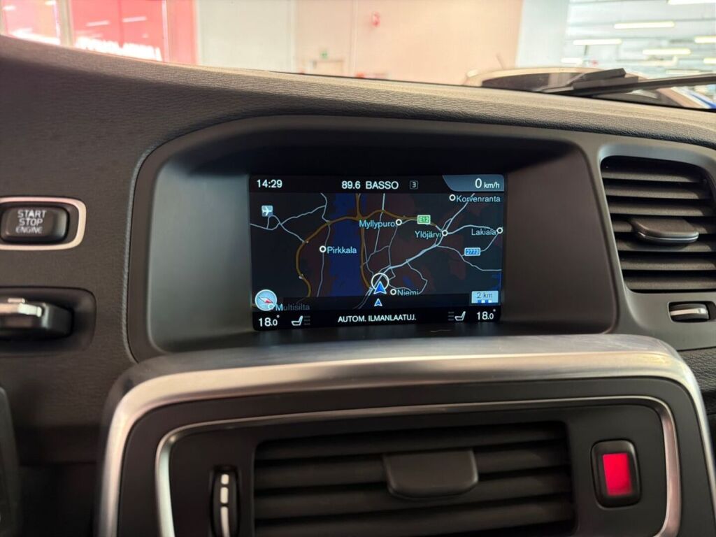 Volvo V60 2014 Musta