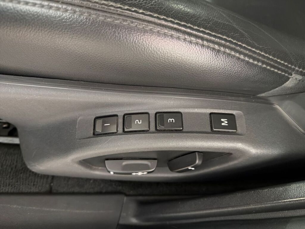 Volvo V60 2014 Musta