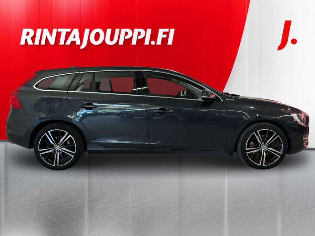 Volvo V60 2014 Musta