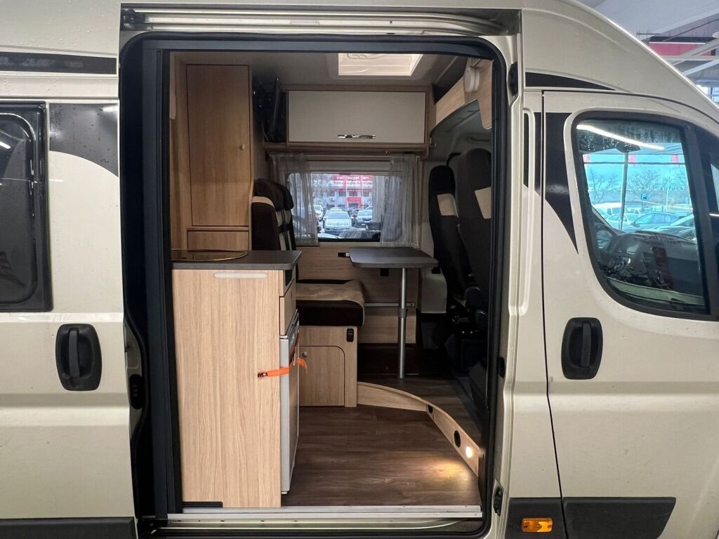 Pössl Roadcar VAN R 640 2019 Ruskea (beige)