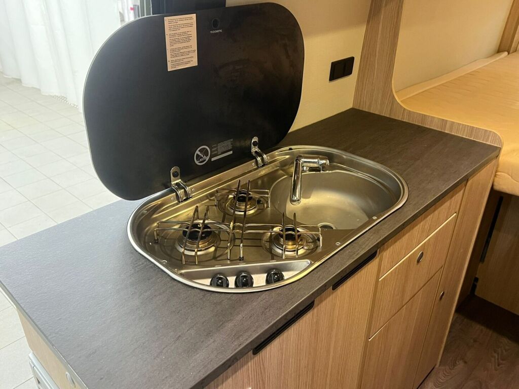 Pössl Roadcar VAN R 640 2019 Ruskea (beige)