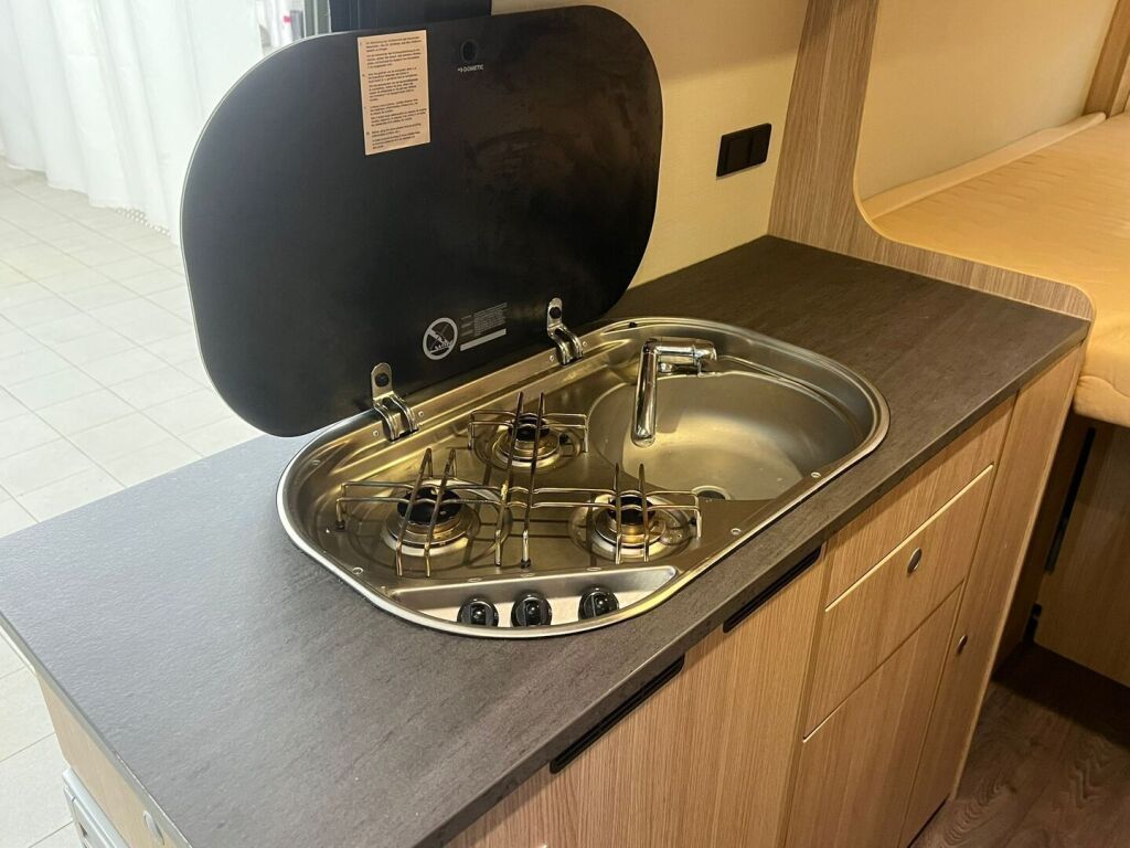 Pössl Roadcar VAN R 640 2019 Ruskea (beige)