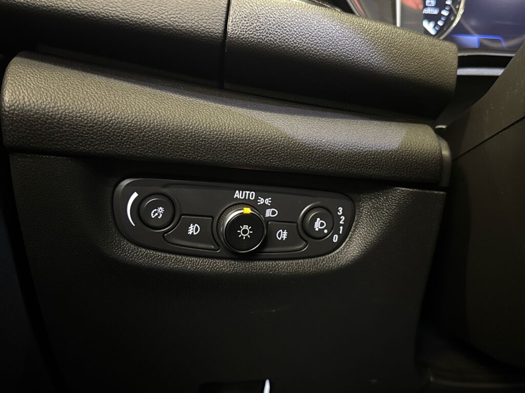 Opel Insignia 2019 Valkoinen