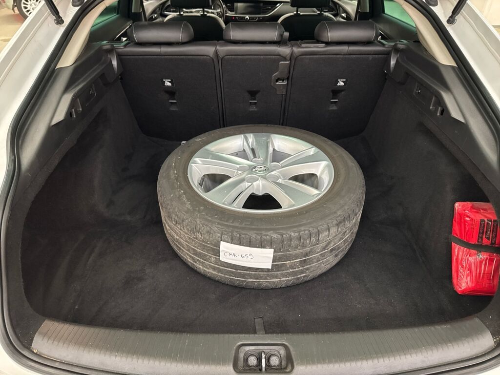 Opel Insignia 2019 Valkoinen